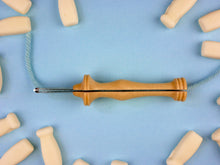 Load image into Gallery viewer, Oxford Punch Needle #10 Regular WITH BOX (slight discolouration)