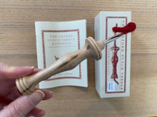Load image into Gallery viewer, Oxford Punch Needle #10 Regular WITH BOX (slight discolouration)
