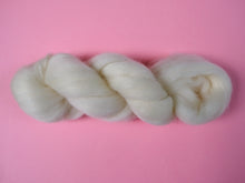 Load image into Gallery viewer, Natural Australian Merino Wool Top Roving 22 Microns
